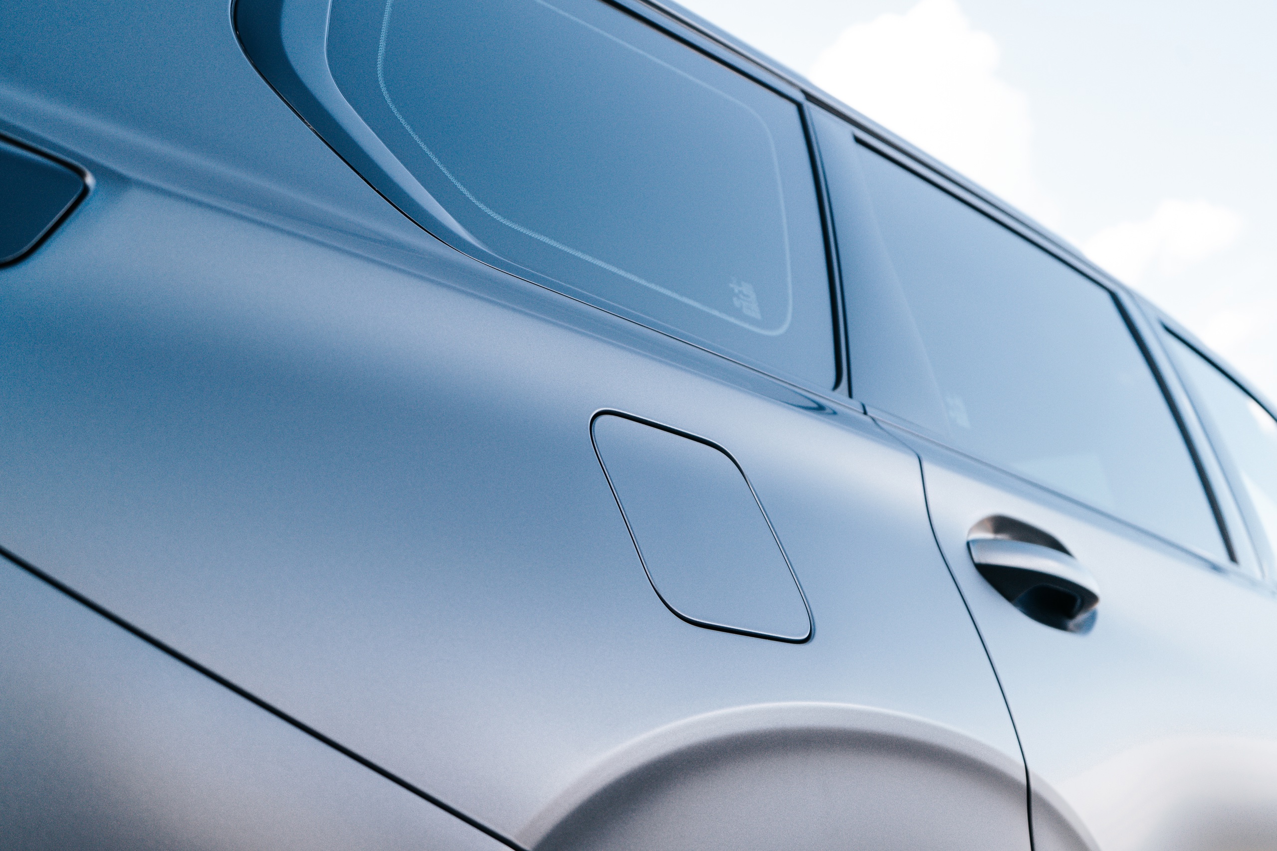 Повышает яркость цвета автомобиля